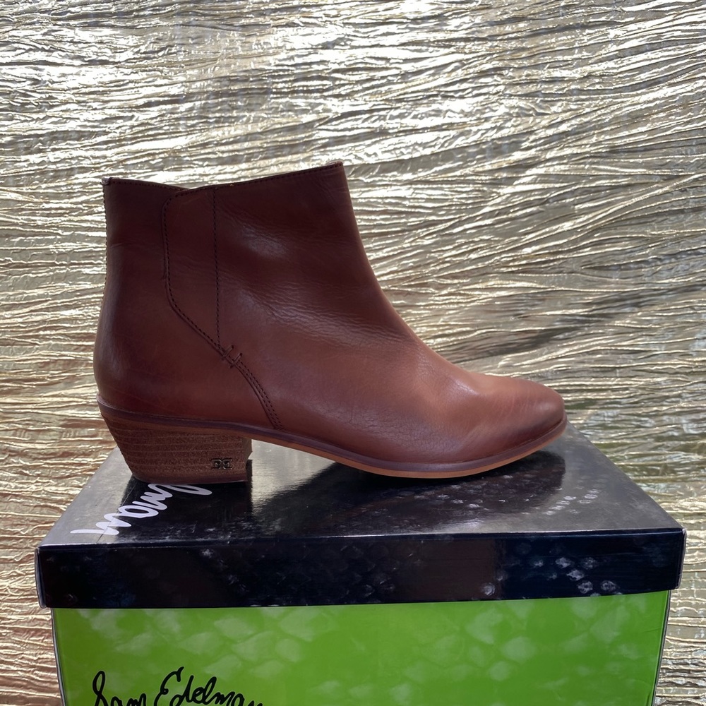 Ankle boots